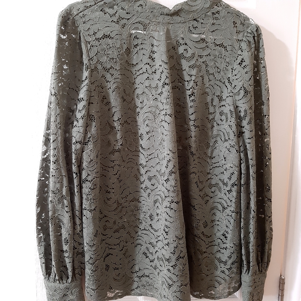 H&M lace blouse
